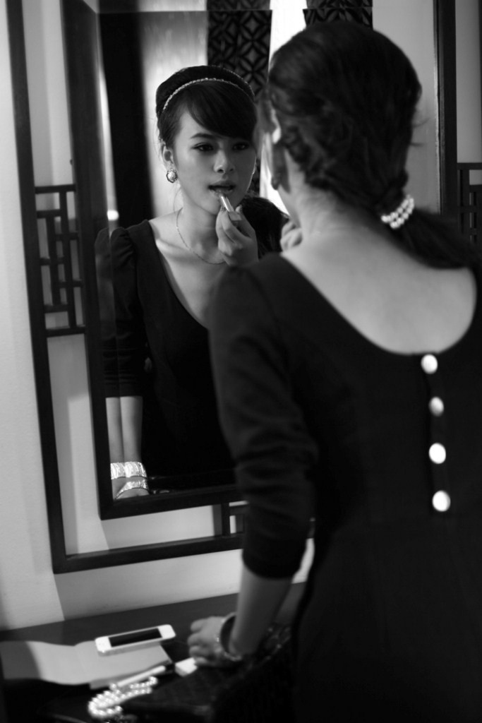 Cẩm Tú thích nghe nhạc, xem phim, đi ăn uống cùng bạn bè và là bánh kem mỗi khi rảnh rỗi