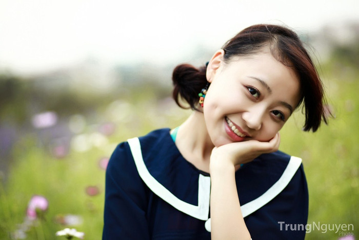 Nguyễn Thị Bích Hường mang nét đẹp tự nhiên nhưng không kém phần kiêu sa, rạng rỡ của người con gái Hà Nội Nguyễn Thị Bích Hường mang nét đẹp tự nhiên nhưng không kém phần kiêu sa, rạng rỡ của người con gái Hà Nội