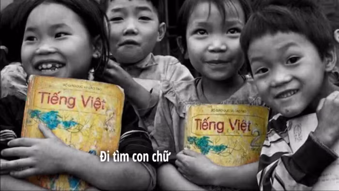 Ảnh minh họa, chụp từ clip Môi tím chân trần - Cơm Có thịt với trẻ em vùng cao / Youtube.