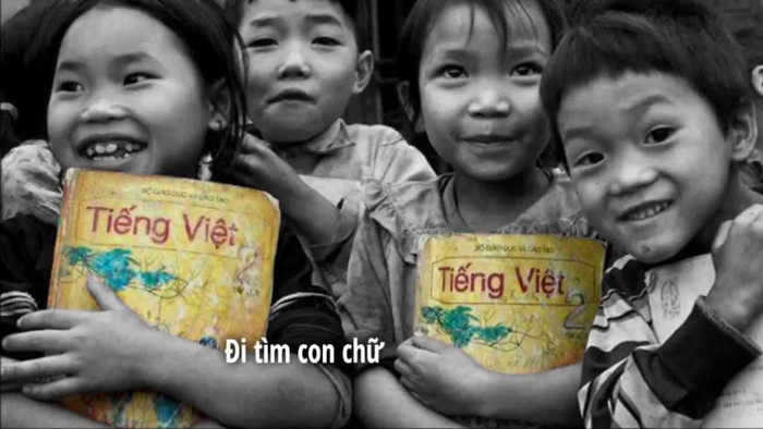 Ảnh minh họa, chụp từ clip Môi tím chân trần - Cơm Có thịt với trẻ em vùng cao / Youtube. Ảnh minh họa, chụp từ clip Môi tím chân trần - Cơm Có thịt với trẻ em vùng cao / Youtube.