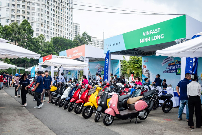 Sự kiện “Đổi xăng lấy điện - Cùng VinFast kiến tạo tương lai xanh” diễn ra tại công viên Gia Định (Gò Vấp, Thành phố Hồ Chí Minh) trong 2 ngày 14-15/6. a1.jpg