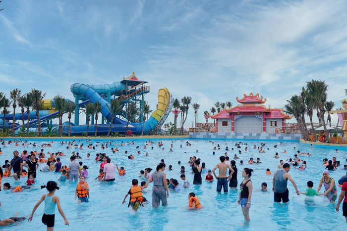 Công viên nước Sun World Ha Nam dịp 2/9 sẽ có nhiều hoạt động đặc sắc, thể hiện đậm nét tinh thần yêu nước và tự hào dân tộc. sun-world-ha-nam-1.jpg