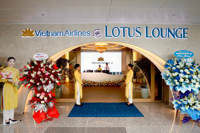 1-vietnam-airlines-chinh-thuc-khai-truong-phong-khach-bong-sen-moi-tai-nha-ga-t2-cang-hang-khong-quoc-te-noi-bai.jpg