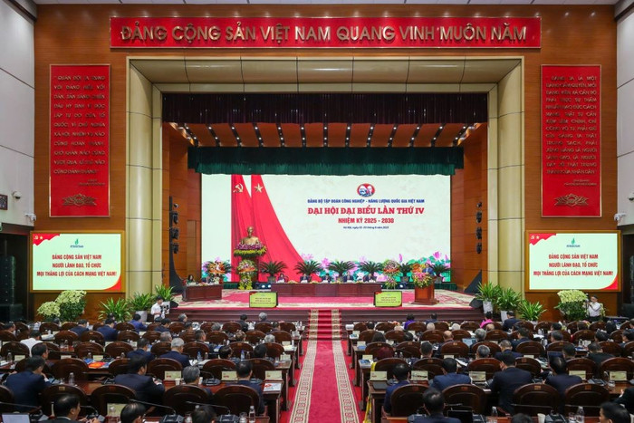 Đại hội lần thứ IV là kỳ đại hội đầu tiên mang tên gọi mới: Đảng bộ Tập đoàn Công nghiệp - Năng lượng Quốc gia Việt Nam. anh3pvn.jpg