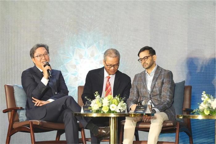 Đại diện MSB và Mastercard trong phần chia sẻ về thẻ MSB Mastercard Green World.