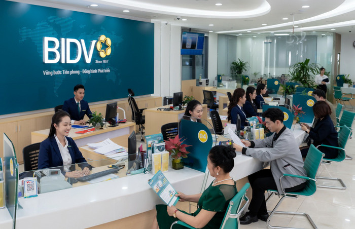 Hoạt động giao dịch tại BIDV. anh-02-hoat-dong-giao-dich-tai-bidv.jpg