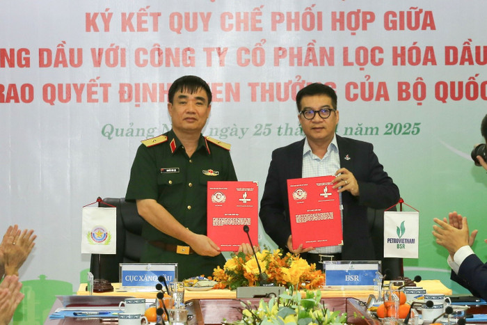 Đại diện Cục Xăng dầu và đại diện BSR ký kết hợp tác ngày 25/4/2025. nlqp4.jpg