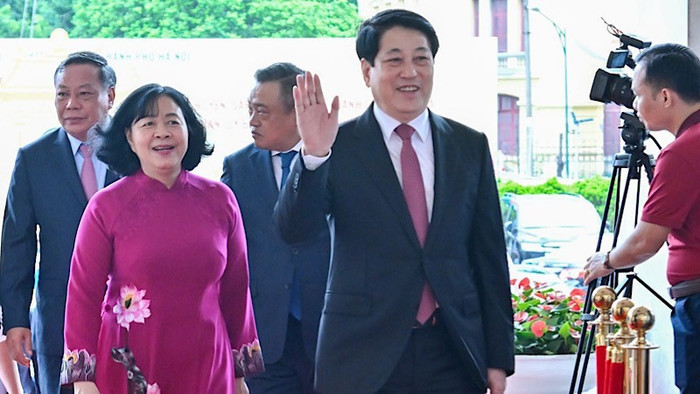 Chủ tịch nước Lương Cường đã tới dự buổi lễ tại Hà Nội. Chủ tịch nước Lương Cường đã tới dự buổi lễ tại Hà Nội.