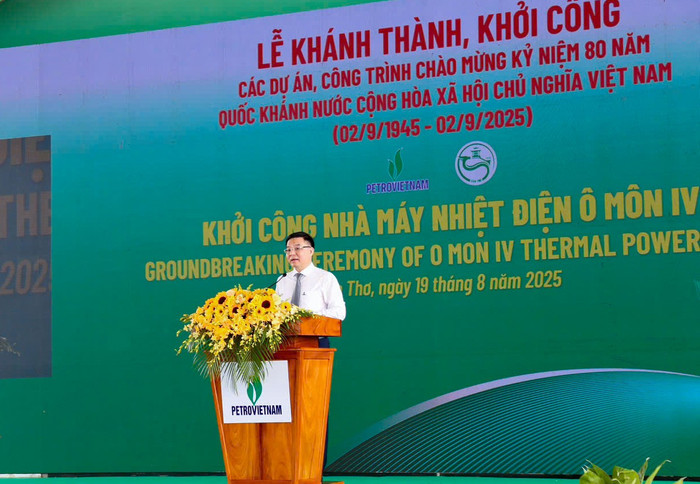 Ông Lê Mạnh Hùng - Chủ tịch Hội đồng thành viên Petrovietnam khẳng định: "Việc triển khai thành công Dự án Nhà máy Nhiệt điện Ô Môn IV nói riêng và các dự án thành phần thuộc Chuỗi dự án Khí-điện Lô B trở thành nhiệm vụ chính trị quan trọng, là động lực để tập thể lãnh đạo, cán bộ nhân viên Petrovietnam sẽ tiếp tục vượt qua các khó khăn trước mắt, đưa các dự án tiến về đích, hoàn thành sứ mệnh của mình với đất nước". a3-70.jpg