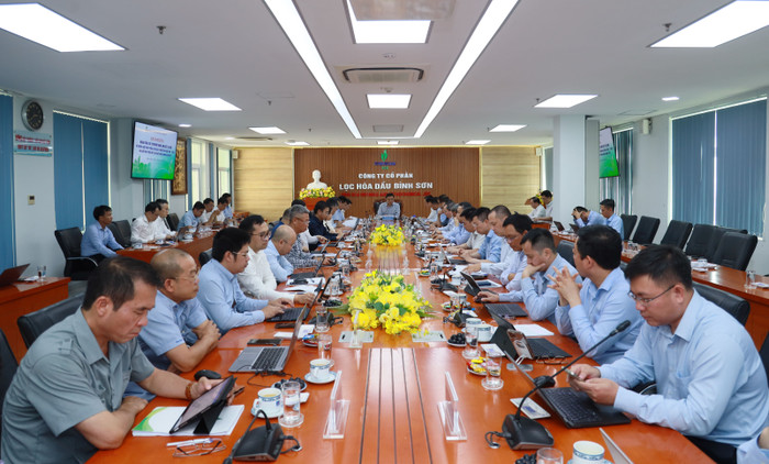 Toàn cảnh buổi làm việc giữa Petrovietnam với BSR về công tác thúc đẩy sản xuất kinh doanh năm 2025 và chiến lược phát triển, kế hoạch 5 năm giai đoạn 2026 - 2030. Toàn cảnh buổi làm việc giữa Petrovietnam với BSR về công tác thúc đẩy sản xuất kinh doanh năm 2025 và chiến lược phát triển, kế hoạch 5 năm giai đoạn 2026 - 2030.