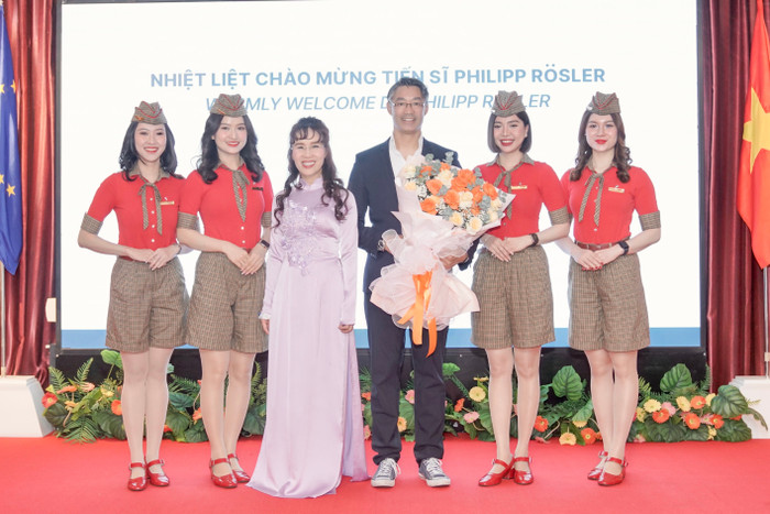 Hội đồng quản trị, Ban Điều hành Vietjet chào mừng Tiến sĩ Philipp Rösler. a4-39.jpg