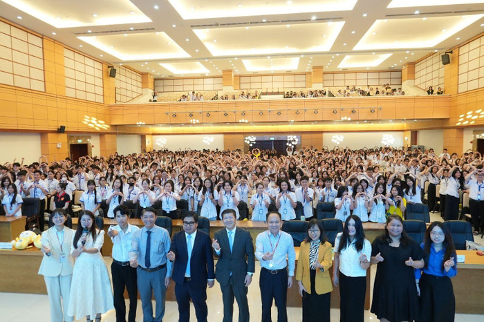 Không khí sôi nổi tại hội trường diễn ra Chương trình “Gặp gỡ doanh nghiệp”. Ảnh: Hữu Hạnh.