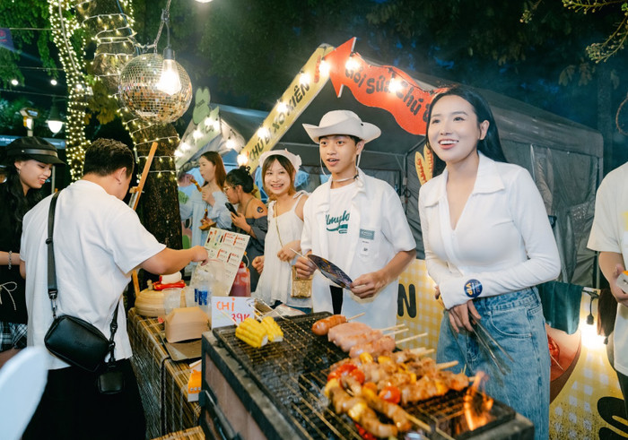 Chợ đêm VUI Fest – tụ điểm dành cho các tín đồ ẩm thực khi tới Đà Nẵng. Chợ đêm VUI Fest – tụ điểm dành cho các tín đồ ẩm thực khi tới Đà Nẵng.