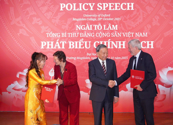 Tổng Bí thư Tô Lâm hoan nghênh các hợp tác của doanh nghiệp Việt Nam với Đại học Oxford và chúc mừng Chương trình Học bổng Tiên phong Oxford. photo-3-12.jpg
