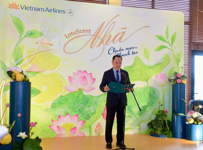 3-tong-giam-doc-le-hong-ha-chia-se-nha-la-mot-thanh-to-quan-trong-trong-phong-cach-phuc-vu-va-la-buoc-tien-thiet-thuc-tren-hanh-trinh-huong-toi-hang-hang-khong-5-sao-quoc-te-mang-ban-sac-viet-cua-vietnam-airline.jpg