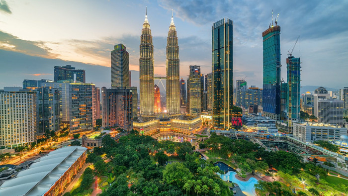 Tháp đôi Petronas tại thủ đô Kuala Lumpur, Malaysia petronas-twin-towers.jpg