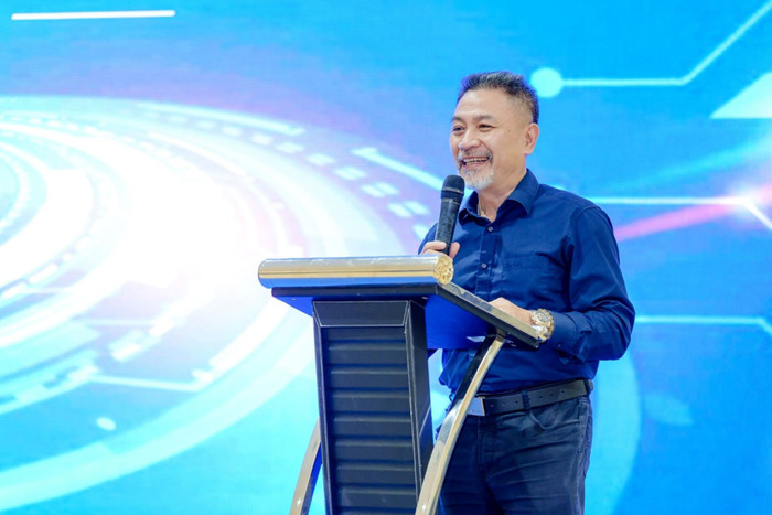 Tiến sĩ Tôn Quang Cường nhận định Vinschool tiên phong xây dựng chuẩn năng lực AI là bước tiến chiến lược, thể hiện tầm nhìn giáo dục số. anh-5-13.jpg