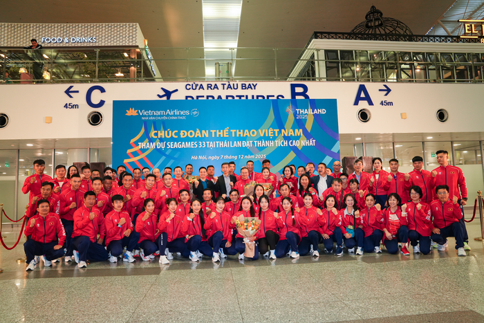 2-doan-the-thao-viet-nam-chup-anh-luu-niem-tai-le-tien-doan-do-vietnam-airlines-to-chuc-truoc-khi-len-duong-tham-du-sea-games-33.png