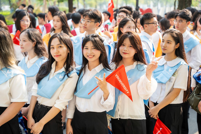 Các tân sinh viên của VinUni hân hoan trong ngày tựu trường đầu tiên. anh-2-36.jpg