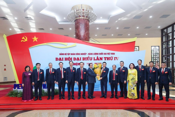 Đại hội nhận được sự quan tâm, chỉ đạo của đồng chí Phạm Minh Chính, Ủy viên Bộ Chính trị, Bí thư Đảng ủy Chính phủ, Thủ tướng Chính phủ và các đồng chí lãnh đạo các Ban, Bộ, Ngành, đoàn thể Trung ương. anh8pvn.jpg