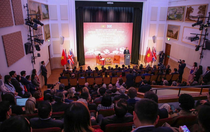 Tổng Bí thư Tô Lâm phát biểu chính sách tại Đại học Oxford. Tổng Bí thư Tô Lâm phát biểu chính sách tại Đại học Oxford.