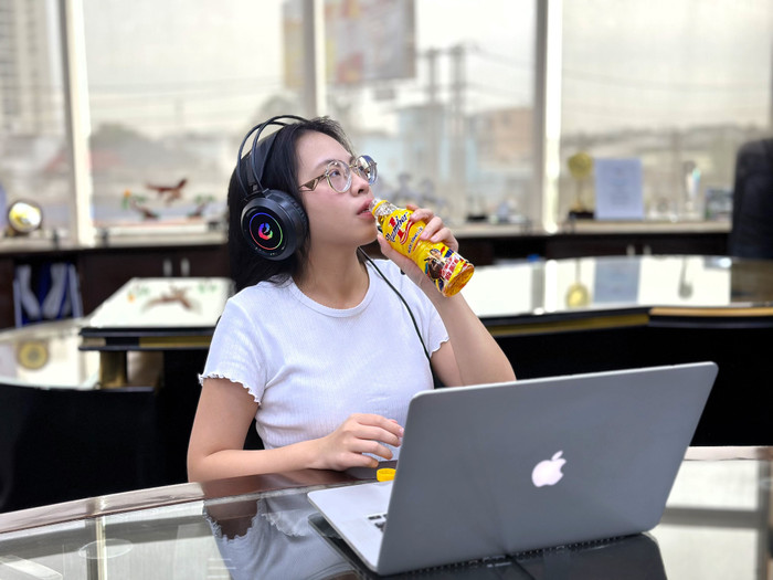 Nước tăng lực Number 1 là “must-have drink” của nhiều người trẻ để tiếp năng lượng, tăng cường tỉnh táo và sự tập trung cho công việc mỗi ngày. 2.jpg