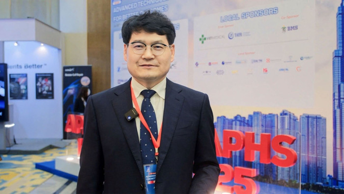 Giáo sư, Tiến sĩ, Bác sĩ Jong Keun Seon - Trưởng khoa Phẫu thuật khớp và Y học thể thao, Trường Đại học Y, Đại học Quốc gia Chonnam (Hàn Quốc). anh-2-80.jpg