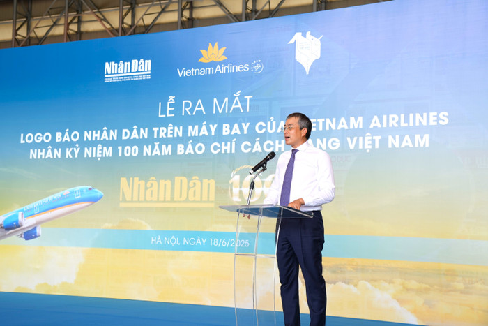 Ông Đặng Ngọc Hòa, Chủ tịch Hội đồng quản trị Vietnam Airlines phát biểu tại buổi lễ. ong-dang-ngoc-hoa-chu-tich-hoi-dong-quan-tri-vietnam-airlines-phat-bieu-tai-buoi-le.jpg