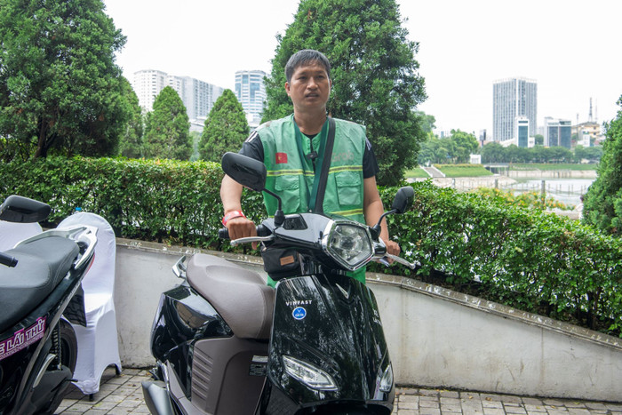 Anh Mai Văn Tam đánh giá đổi xe điện giúp anh tiết kiệm nhiều chi phí. a2-2.jpg