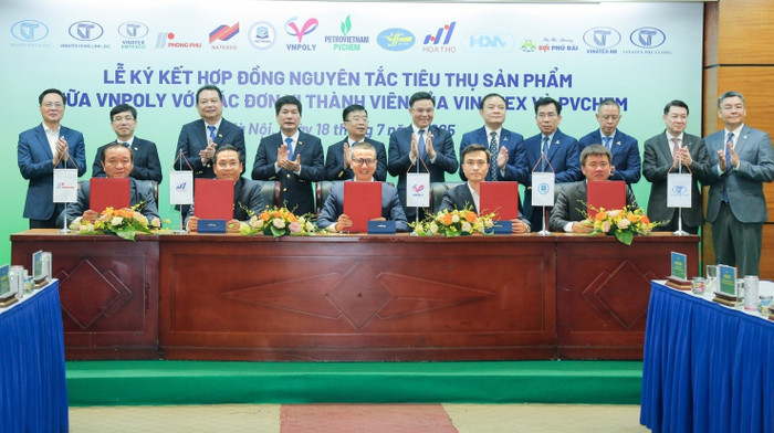 Ký kết hợp đồng nguyên tắc giữa VNPOLY với các đơn vị Dệt may Hòa Thọ, VINATEX Phú Cường, Dệt may Việt Thắng, Dệt may Phong Phú. a5-24-5910.jpg