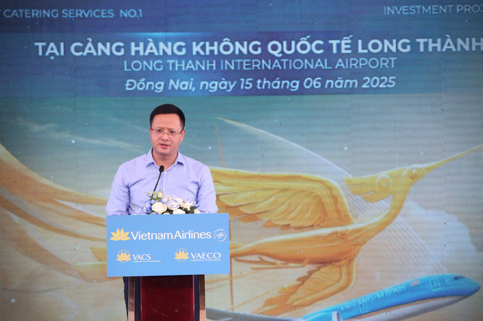 Cục trưởng Cục Hàng không Việt Nam phát biểu tại sự kiện. 1-cuc-truong-cuc-hkvn-phat-bieu-tai-su-kien.jpg