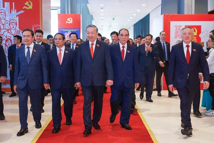 Tổng Bí thư Tô Lâm, nguyên Tổng Bí thư Nông Đức Mạnh, Thủ tướng Phạm Minh Chính, Chủ tịch Quốc hội Trần Thanh Mẫn, Phó Thủ tướng Thường trực Chính phủ Nguyễn Hòa Bình tham quan triển lãm chào mừng Đại hội. Ảnh: VGP/Nhật Bắc Tổng Bí thư Tô Lâm, nguyên Tổng Bí thư Nông Đức Mạnh, Thủ tướng Phạm Minh Chính, Chủ tịch Quốc hội Trần Thanh Mẫn, Phó Thủ tướng Thường trực Chính phủ Nguyễn Hòa Bình tham quan triển lãm chào mừng Đại hội. Ảnh: VGP/Nhật Bắc