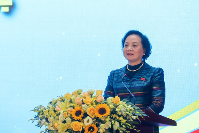 Phó Thủ tướng Phạm Thị Thanh Trà đánh giá cao sáng kiến và sự quan tâm rất thiết thực của Petrovietnam khi dành nguồn lực lớn để hỗ trợ xây dựng phòng học STEM, là minh chứng rõ nét cho trách nhiệm xã hội và tầm nhìn dài hạn của một tập đoàn kinh tế nhà nước trụ cột đối với sự nghiệp giáo dục và đào tạo.