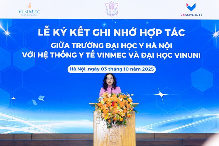 Phó Giáo sư, Tiến sĩ Phan Thị Thu Hương, Bí thư Đảng ủy, Chủ tịch Hội đồng trường, Trường Đại học Y Hà Nội cho biết, đây là bước đi cụ thể nhằm triển khai các chủ trương lớn của Đảng về khoa học và công nghệ, giáo dục – đào tạo, chăm sóc sức khỏe nhân dân. anh-4.jpg