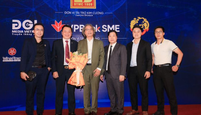 Đại diện VSBA (ngoài cùng bên phải) tại hội thảo về các mô hình quản trị bền vững trong bối cảnh kinh tế mới.