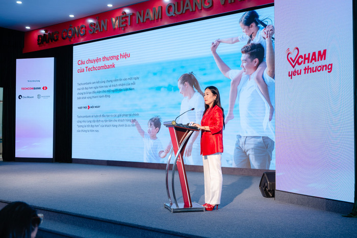Bà Thái Minh Diễm Tú – Giám đốc Khối Tiếp thị Techcombank, đại diện Nhà tài trợ tiên phong. ba-thai-minh-diem-tu-giam-doc-khoi-tiep-thi-techcombank-dai-dien-nha-tai-tro-tien-phong.jpg