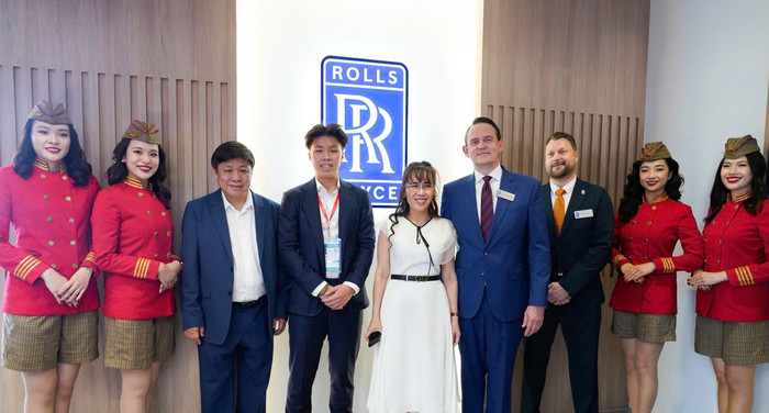 Lễ ký kết giữa Vietjet và Rolls-Royce diễn ra tại Triển lãm hàng không Paris 2025. photo-3-7.jpg