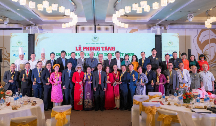 2-le-phong-tang-danh-hieu-van-hoa-am-thuc-viet-nam-duoc-dien-ra-tai-khach-san-le-meridien-sai-gon.jpg