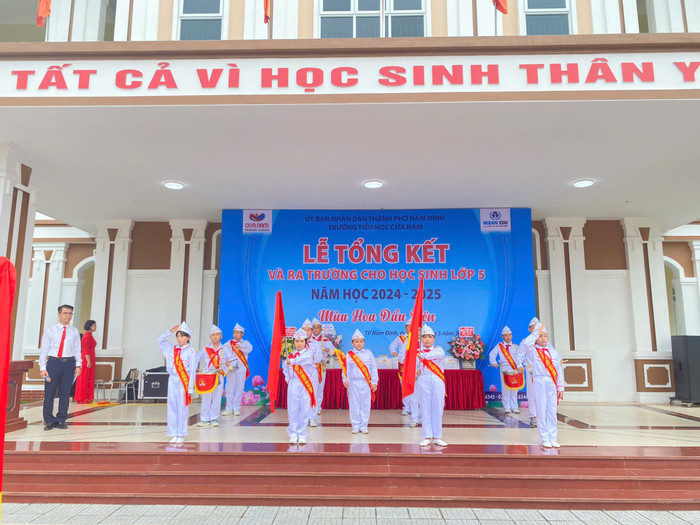 anh-thu-nhat-thumb.jpg