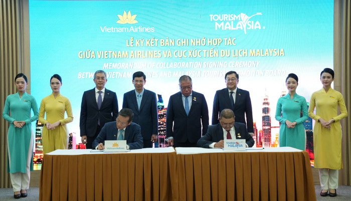 Việc ký kết Biên bản ghi nhớ là bước đi chiến lược giúp Vietnam Airlines tăng cường kết nối hàng không với Malaysia và thúc đẩy phát triển du lịch song phương. 2-viec-ky-ket-bien-ban-ghi-nho-la-buoc-di-chien-luoc-giup-vietnam-airlines-tang-cuong-ket-noi-hang-khong-voi-malaysia-va-thuc-day-phat-trien-du-lich-song-phuong.jpg