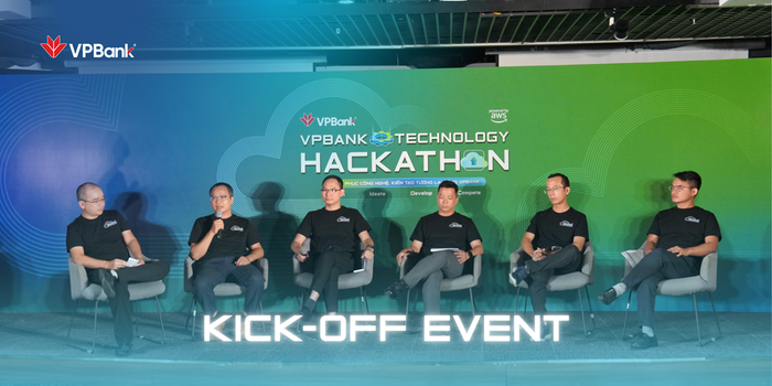 Các mentor dày dặn kinh nghiệm từ VPBank và AWS định hướng chuyên môn cho thí sinh trong buổi workshop. hkt-kickoff.png