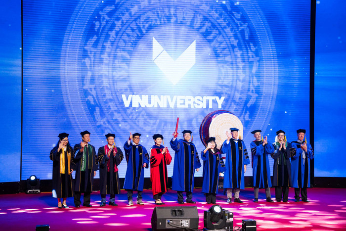 Các Giáo sư đầu ngành sẽ dẫn dắt các trung tâm nghiên cứu xuất sắc mới của VinUni. anh-4-10.jpg