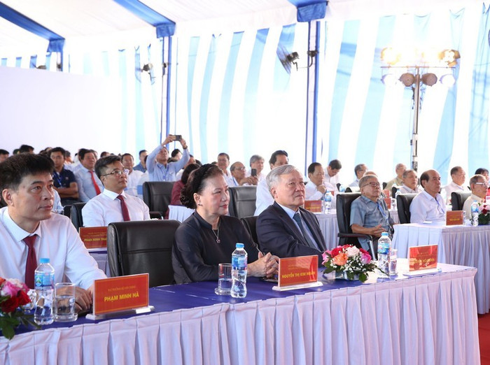 Nguyên Chủ tịch Quốc hội Nguyễn Thị Kim Ngân, Phó Thủ tướng Thường trực Chính phủ Nguyễn Hòa Bình dự lễ khánh thành dự án cầu Rạch Miễu 2 vượt sông Tiền nối Đồng Tháp với Vĩnh Long. Ảnh: VGP/Nguyễn Hoàng Nguyên Chủ tịch Quốc hội Nguyễn Thị Kim Ngân, Phó Thủ tướng Thường trực Chính phủ Nguyễn Hòa Bình dự lễ khánh thành dự án cầu Rạch Miễu 2 vượt sông Tiền nối Đồng Tháp với Vĩnh Long. Ảnh: VGP/Nguyễn Hoàng