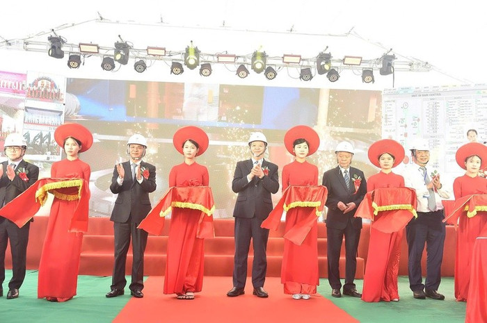 Phó Thủ tướng Mai Văn Chính cắt băng khánh thành, phát điện Tổ máy số 1, Dự án Nhà máy Thủy điện Hòa Bình mở rộng. Ảnh: VGP/Giang Thanh Phó Thủ tướng Mai Văn Chính cắt băng khánh thành, phát điện Tổ máy số 1, Dự án Nhà máy Thủy điện Hòa Bình mở rộng. Ảnh: VGP/Giang Thanh