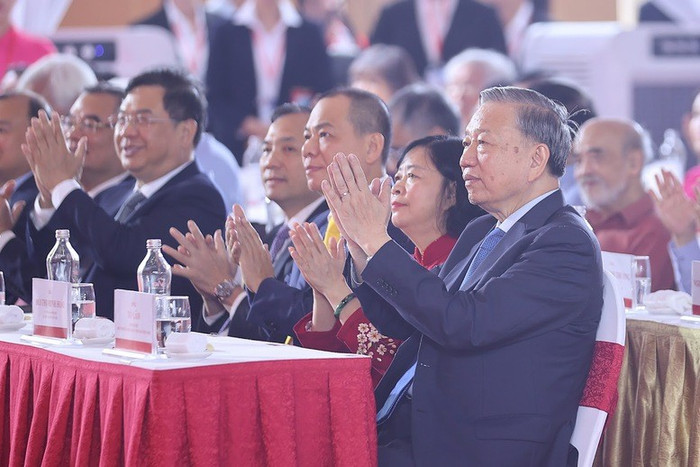 Tổng Bí thư Tô Lâm dự lễ khởi công, khánh thành 250 công trình tại điểm cầu trung tâm. Ảnh: VGP/Nhật Bắc Tổng Bí thư Tô Lâm dự lễ khởi công, khánh thành 250 công trình tại điểm cầu trung tâm. Ảnh: VGP/Nhật Bắc