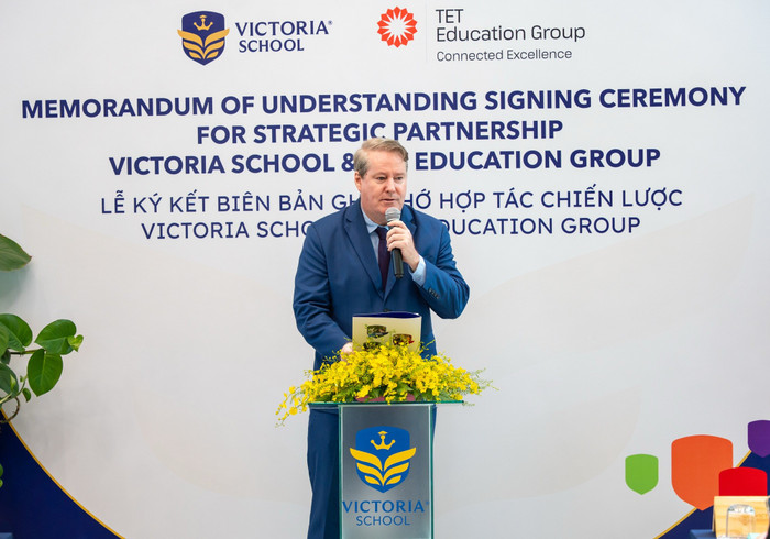 Thạc sĩ Christopher Bradley – Phó Tổng Giám đốc Chuyên môn Hệ thống Giáo dục Victoria School, Tổng Hiệu trưởng Victoria School - Nam Sài Gòn phát biểu tại sự kiện. dsc02885.jpg