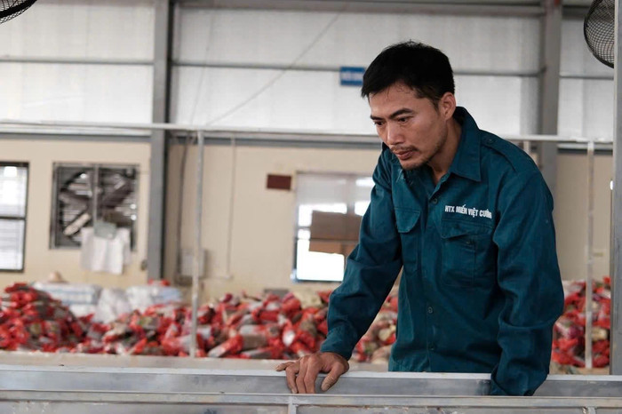 Anh Nguyễn Văn Ba, Giám đốc Hợp tác xã Miến Việt Cường vẫn còn bần thần về những gì đang xảy ra. anh2.jpg