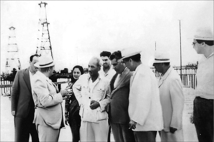 Bác Hồ thăm Azerbaijan năm 1959 (ảnh tư liệu) anh-1.jpg