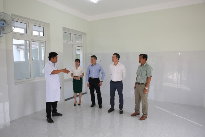 Các đại biểu tham quan, kiểm tra công trình Trạm Y tế xã Bình Tân Phú. Các đại biểu tham quan, kiểm tra công trình Trạm Y tế xã Bình Tân Phú.