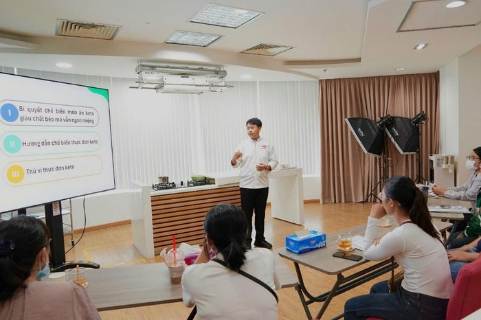 Lớp hướng dẫn nấu thực đơn keto miễn phí cho bệnh nhân động kinh kháng thuốc và thân nhân.